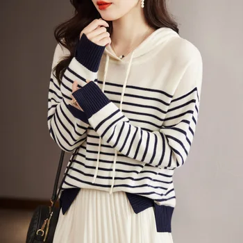 Jesensko-zimskom novi korejski slab džemper na pruge, slobodan pletene ženski pulover s kapuljačom